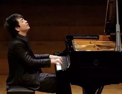 以技入道，以形傳神——從傅聰論演奏姿勢(shì)看鋼琴藝術(shù)中的肢體表達(dá)